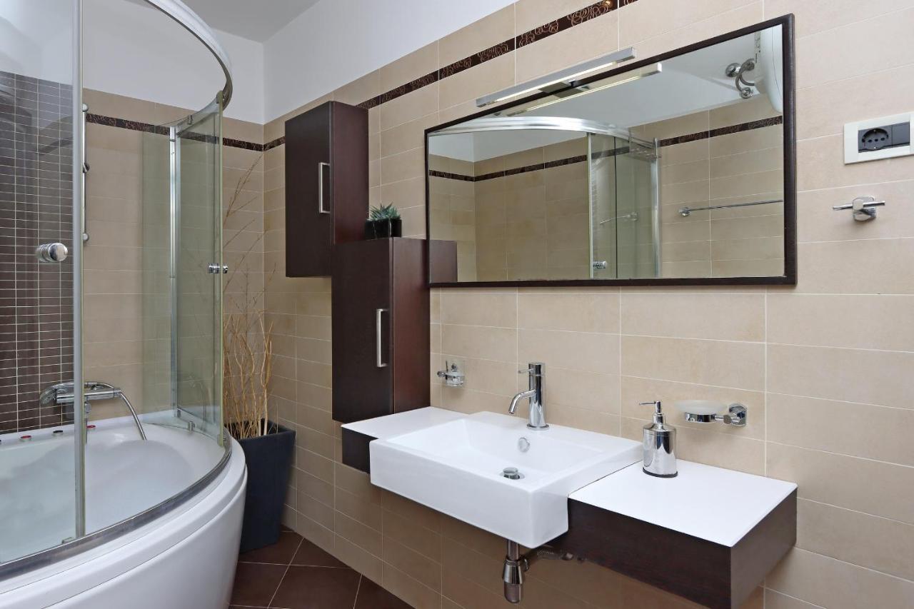 Starry Night - Smart Tv, Extra Big Bed, Big Bathtub, Private Parking, Sea View, Wifi, 2Bedrooms ヴォロスコ エクステリア 写真